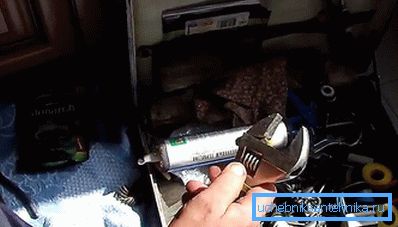 Сега трябва да свържете смесителя към тръбите