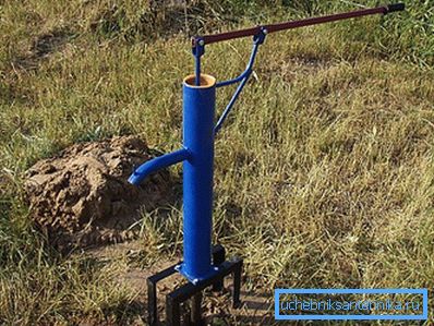 Абисинска добре с ручным насосом