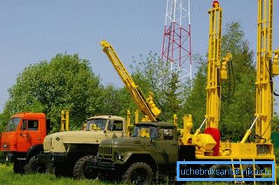Артезиански добре в процессе бурения