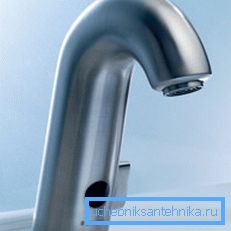 Автоматичен миксер Geberit HyTronic8X IR Автоматичен миксер Geberit HyTronic8X IR
