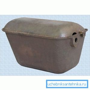 Чугун - не е най-успешната опция за резервоара, по едно и също време тя се използва, защото цената е малка Чугун - не е най-успешната опция за резервоара, по едно и също време тя се използва, защото цената е малка