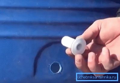 Диаметърът на отвора трябва да съответства точно на диаметъра на дюзата Диаметърът на отвора трябва да съответства точно на диаметъра на дюзата