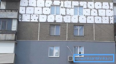 Ефективен начин за пестене на енергия е изолацията на външните стени на сградата с помощта на пяна панели. Ефективен начин за пестене на енергия е изолацията на външните стени на сградата с помощта на пяна панели.