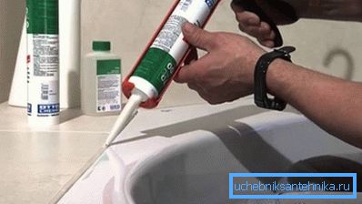 Уплътнението се извършва на последния етап, когато сме сигурни, че сме инсталирали правилно Уплътнението се извършва на последния етап, когато сме сигурни, че сме инсталирали правилно