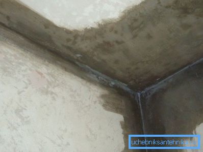 Студената в апартамента води до замръзване на стените. Студената в апартамента води до замръзване на стените.
