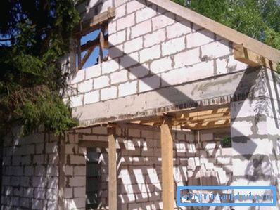 Използване на материали от този тип при производството на прозоречни отвори или създаване на метални рамки и кант Използване на материали от този тип при производството на прозоречни отвори или създаване на метални рамки и кант