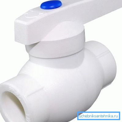 Продуктът е направен от пластмаса.
