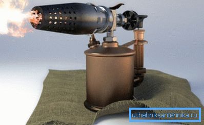 Как да размразите водопровода с помощта на вентилатор Как да размразите водопровода с помощта на вентилатор