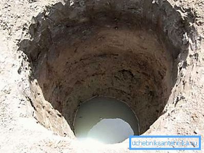 Когато водата се появи, ние я изпомпвахме с помпа. Когато водата се появи, ние я изпомпвахме с помпа.