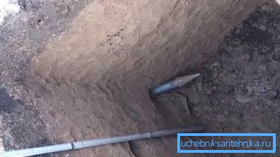 Коничен връх за пиърсинг.