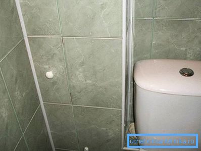 Кутията, завършена с керамични плочки с таен люк