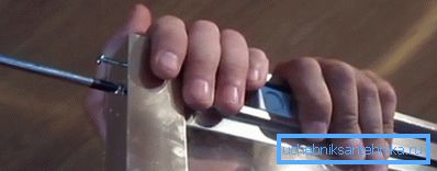 Закрепване на страничните наслагвания Закрепване на страничните наслагвания