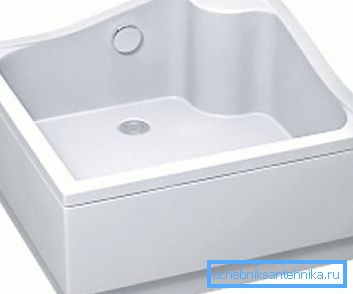 Квадратна голяма душ кабина с размери 90х90 см с долен клапан Квадратна голяма душ кабина с размери 90х90 см с долен клапан