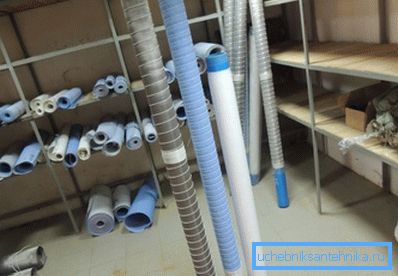 Аматьорски снимки на различни магазини, които се използват за създаване на водопровод въз основа на кладенец