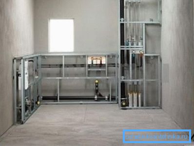 Можете да направите рамка и да скриете всички комуникации, но е важно да оставяте люкове на правилните места Можете да направите рамка и да скриете всички комуникации, но е важно да оставяте люкове на правилните места