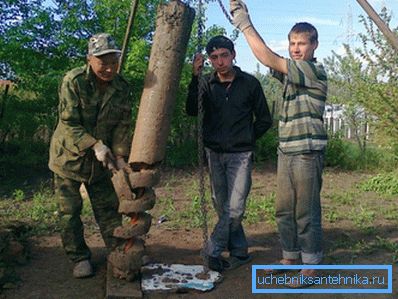 В фото-шнека, извлечен от кладенеца. В фото-шнека, извлечен от кладенеца.