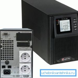 На снимката има непрекъсваемо захранване, което ще осигури работата на котела в случай на прекъсване на захранването