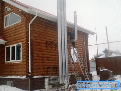 В снимката - пълен комплект въздуховоди, включително отработени газове