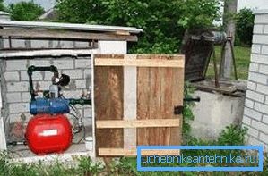 Помпена станция в пристройката. Помпена станция в пристройката.