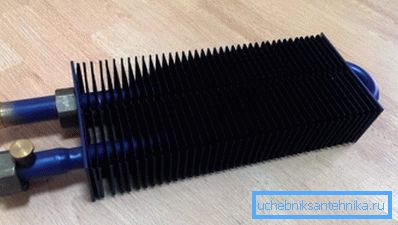Извадка от топлообменник, осъществяващ естествена конвекция на въздушни маси Извадка от топлообменник, осъществяващ естествена конвекция на въздушни маси