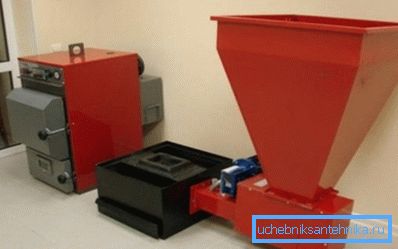 Отделен бункер, който взаимодейства с различни видове котли на твърдо гориво