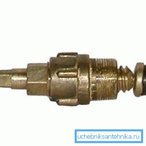 Стари кутии за стари оси изискват периодична опаковка за пълнене.