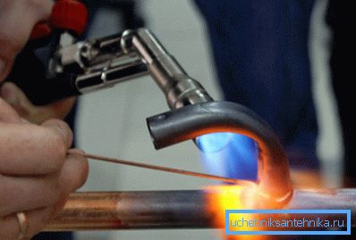 Запояване на медната връзка. Запояване на медната връзка.