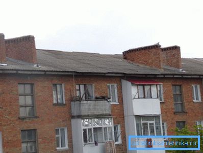 Две тръби на входа Две тръби на входа