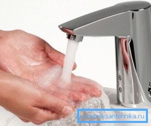 Защо тръбите бучат, когато отваряте кранче от студена или гореща вода Защо тръбите бучат, когато отваряте кранче от студена или гореща вода