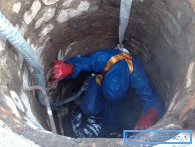 Процесът на мазилка малки пукнатини в мината. Процесът на мазилка малки пукнатини в мината.
