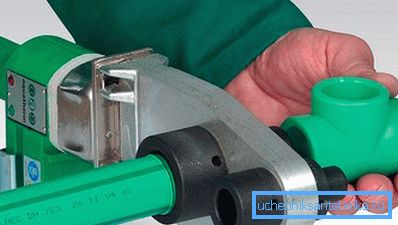 Работете с поялник Работете с поялник