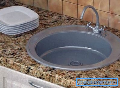 Размерите на кръгли кухненски мивки са много разнообразни и се различават не само в диаметър, но и в дълбочина Размерите на кръгли кухненски мивки са много разнообразни и се различават не само в диаметър, но и в дълбочина
