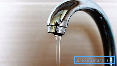 Слабо натискане на водата Слабо натискане на водата