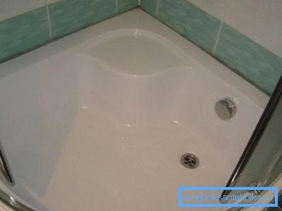 Стъклен душ кабина с дълбока табла 90x90 см и долен вентил Стъклен душ кабина с дълбока табла 90x90 см и долен вентил