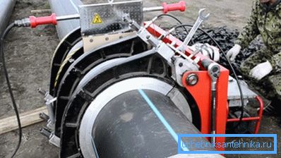 Докинг на полимерни тръби на полето Докинг на полимерни тръби на полето