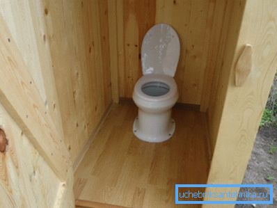 WC в тоалетна дача - комфорт на градски апартамент в природата