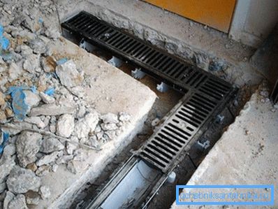 Устройство за линейно оттичане около къщата