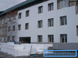 Затоплянето на фасадата може да намали загубите на топлина наполовина.