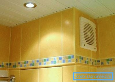 Вентилационна решетка 200 до 200 с аксиален вентилатор в банята Вентилационна решетка 200 до 200 с аксиален вентилатор в банята