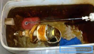 Появата на клапана след продължителна употреба може да породи съмнения за частично заместване, но повечето елементи на такова устройство ще работят колкото се може повече