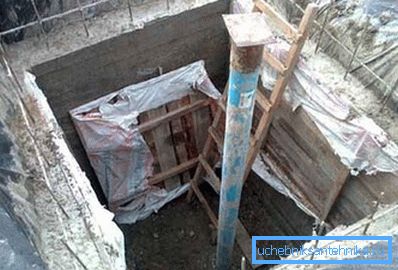 Запълване на усилен кофраж